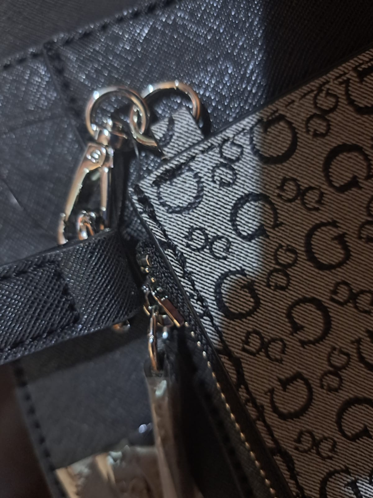 Bolso Guess Con Asas Negras Negro Liso Níquel