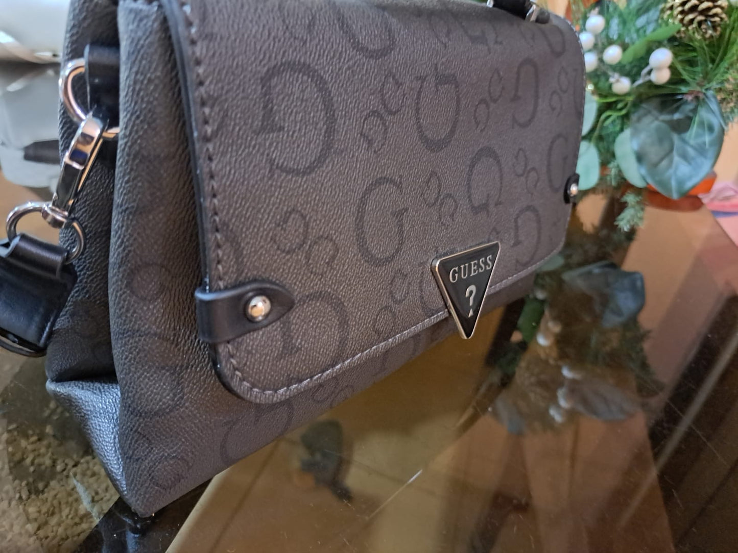 Bolsa Guess Crossbody Marlena Negro Lisa Níquel