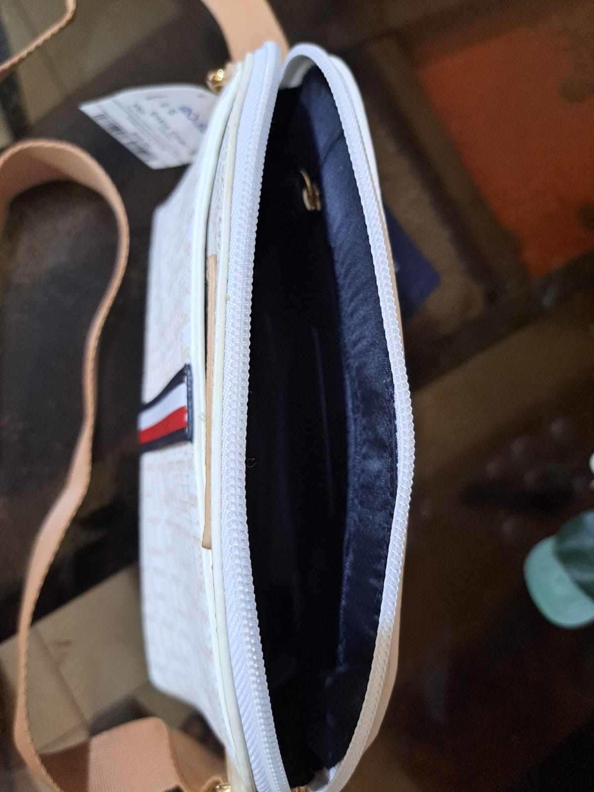 CARTERA CROSSBODY TOMMY HILFIGER DOME MONOGRAM