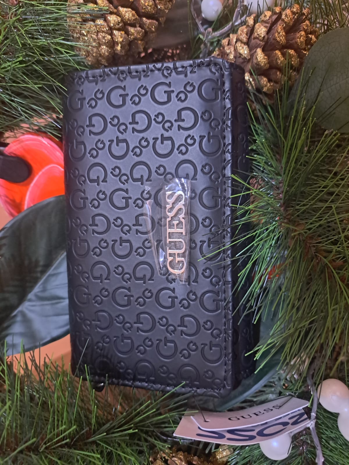 Billetera Guess Acabado De Los Herrajes Niquel Color Negro Diseño De La Tela Liso