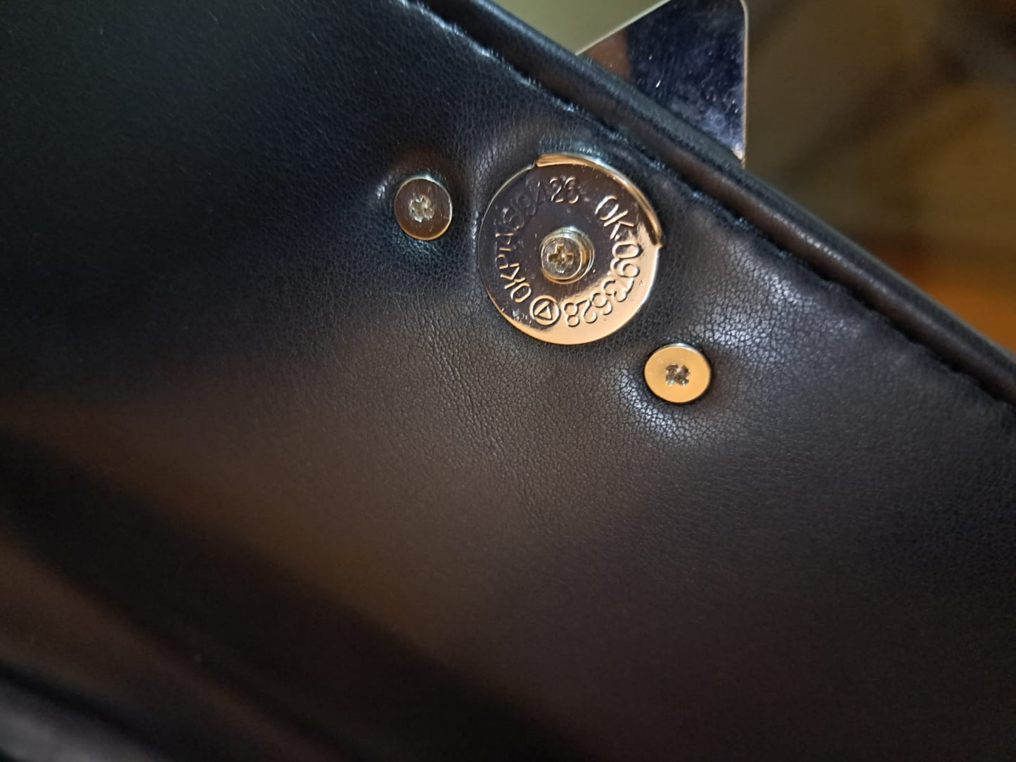 Bolsa Guess Crossbody Marlena Negro Lisa Níquel