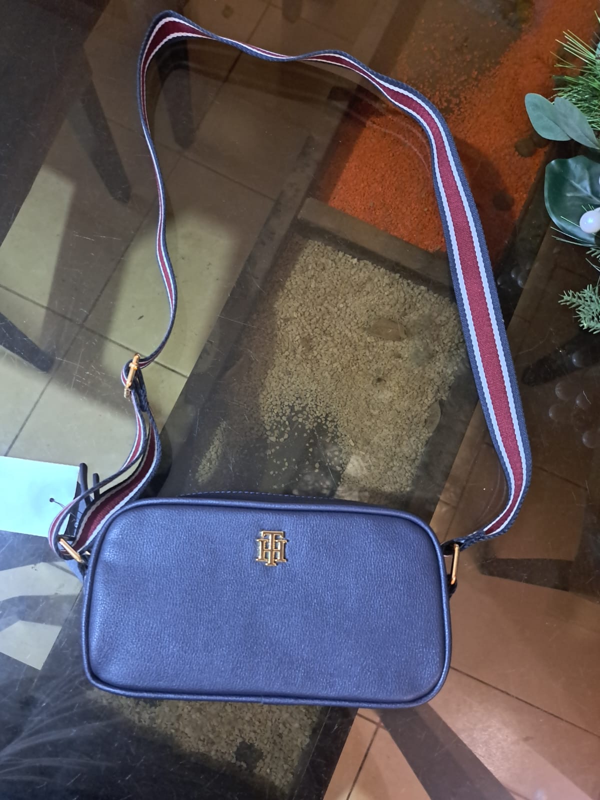 Cartera crossbody Tommy Hilfiger color azul