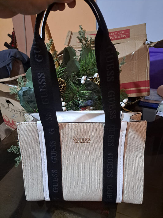 Bolso Carryall GUESS Beige doble asa negro