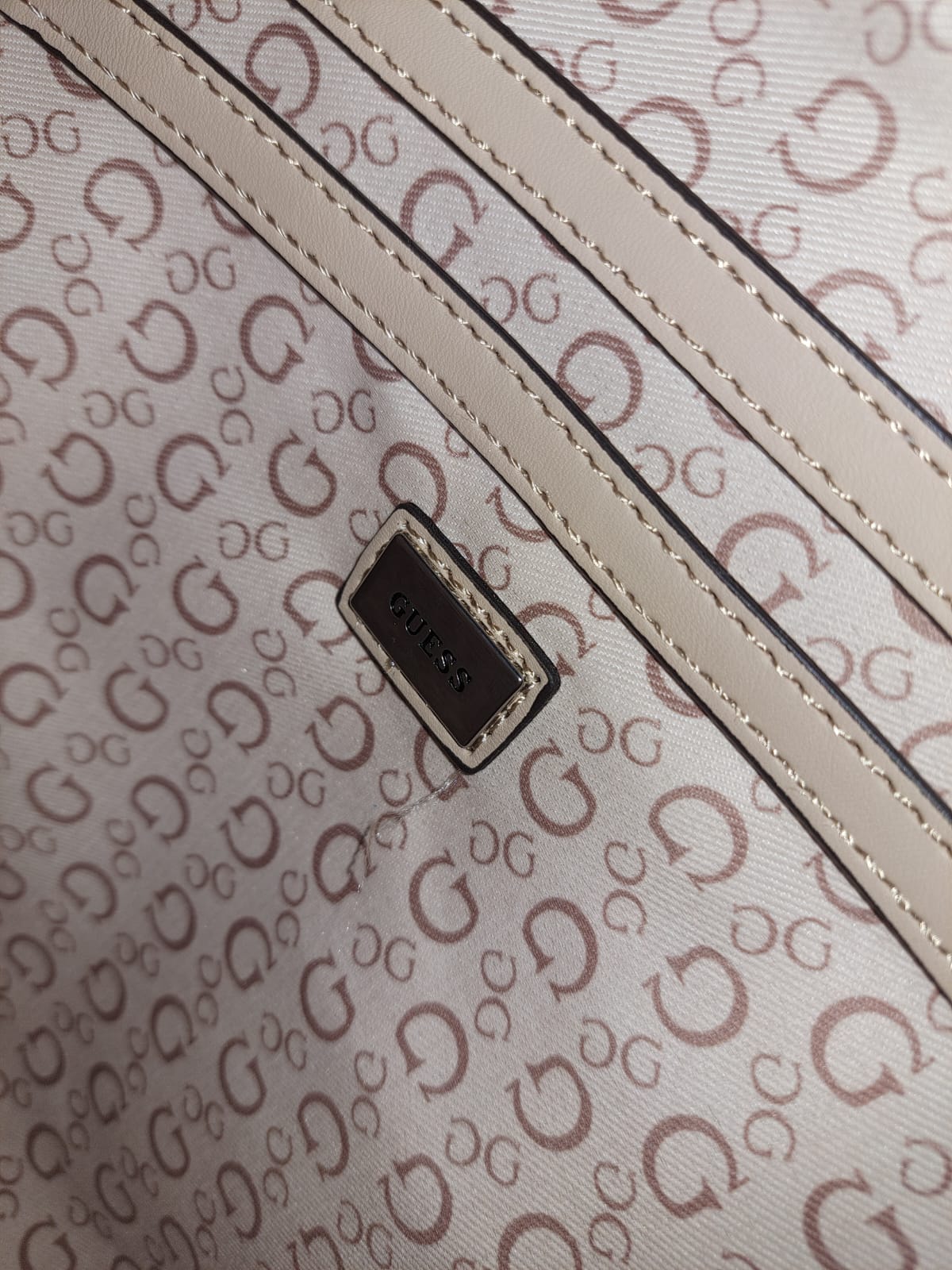 Bolso Carryall GUESS Beige doble asa negro