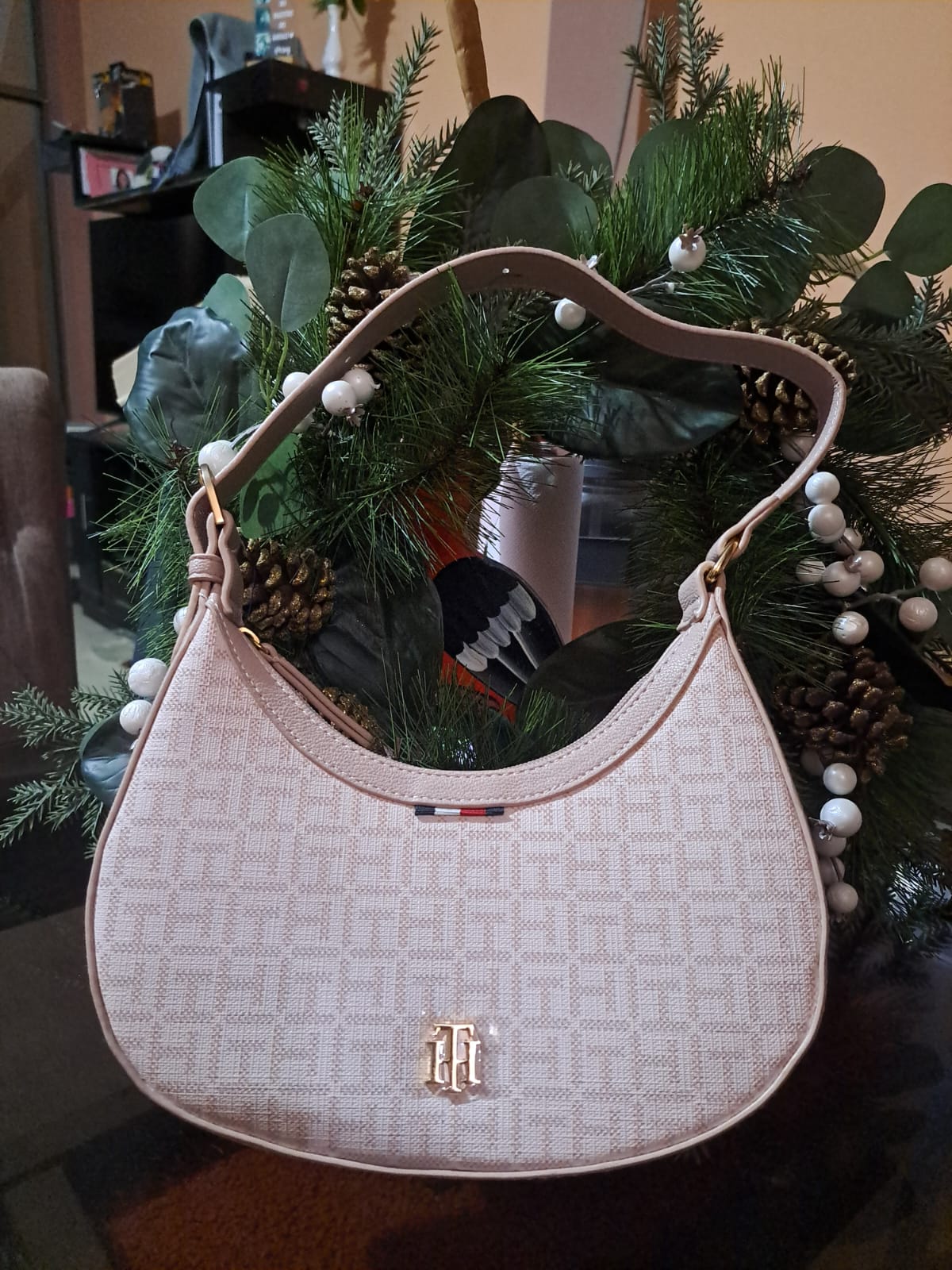 Baguette en Rosa Guess