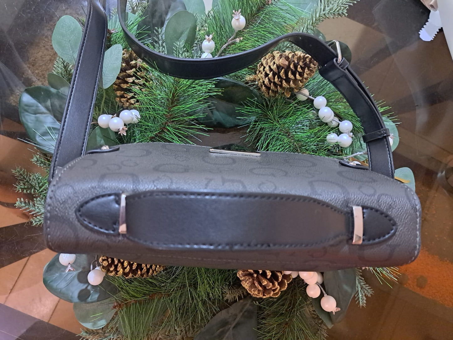 Bolsa Guess Crossbody Marlena Negro Lisa Níquel