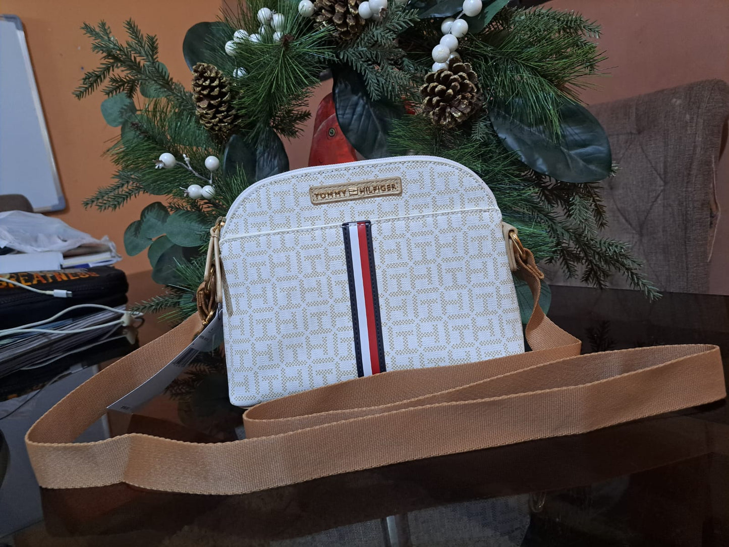 CARTERA CROSSBODY TOMMY HILFIGER DOME MONOGRAM